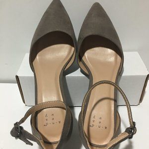 A NEW DAY WOMEN'S CLASSIC PUMPS ~ TAUPE ~ SIZE 6.5 ~  NIB